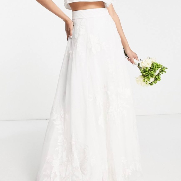 NWT ASOS EDITION floral embroidered mesh full skirt Size 4 - Picture 3 of 7